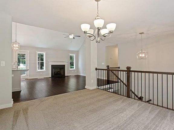 4th image of 3700 Centerview Dr