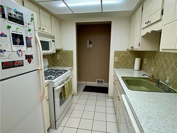2nd image of 79 Henel Ave APT 5