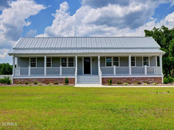 45 Old Maple Hill Road, Maple Hill, NC 28454