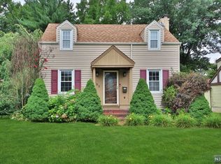 293 New Bridge Rd, Bergenfield, NJ 07621