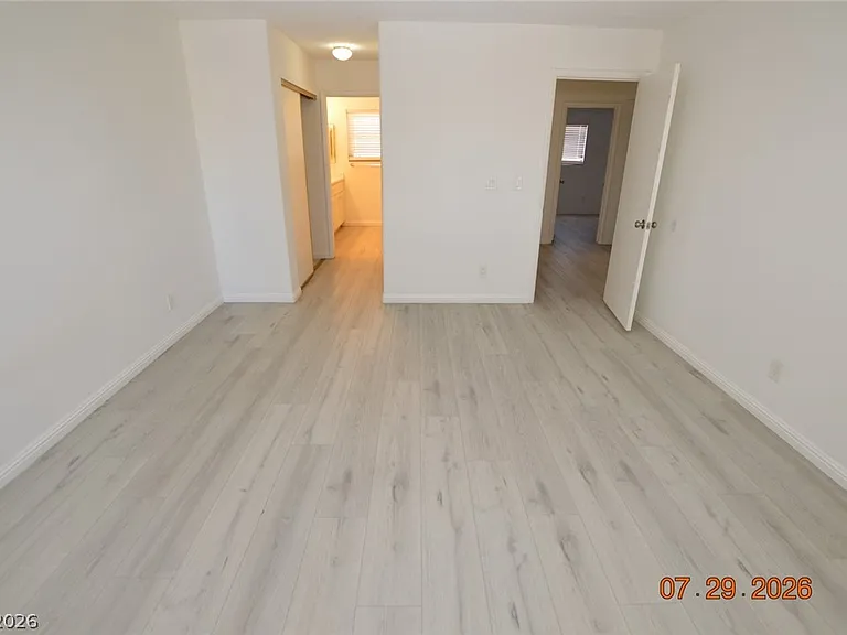 2836 Swallow Point Cir — Photo 10
