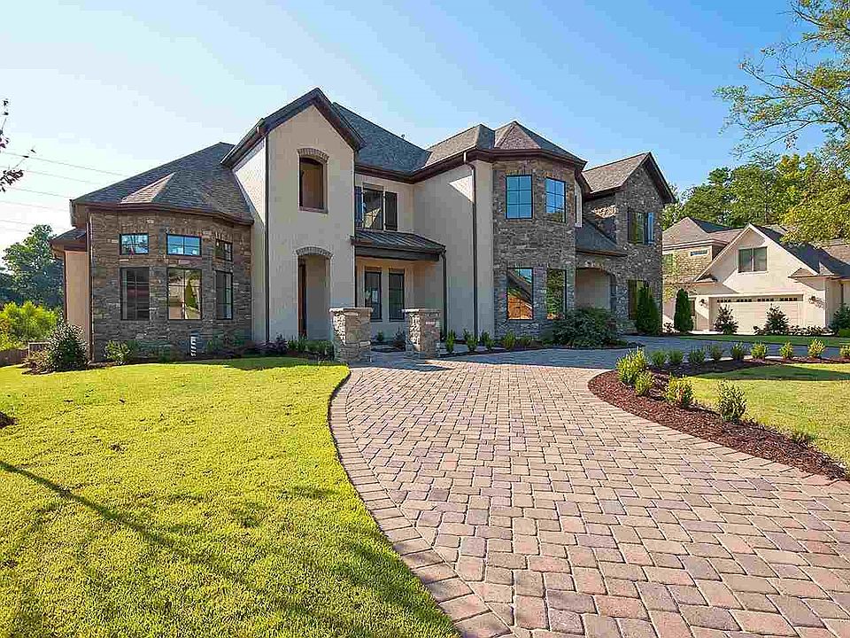 1st image of 400 Chamblee Blvd