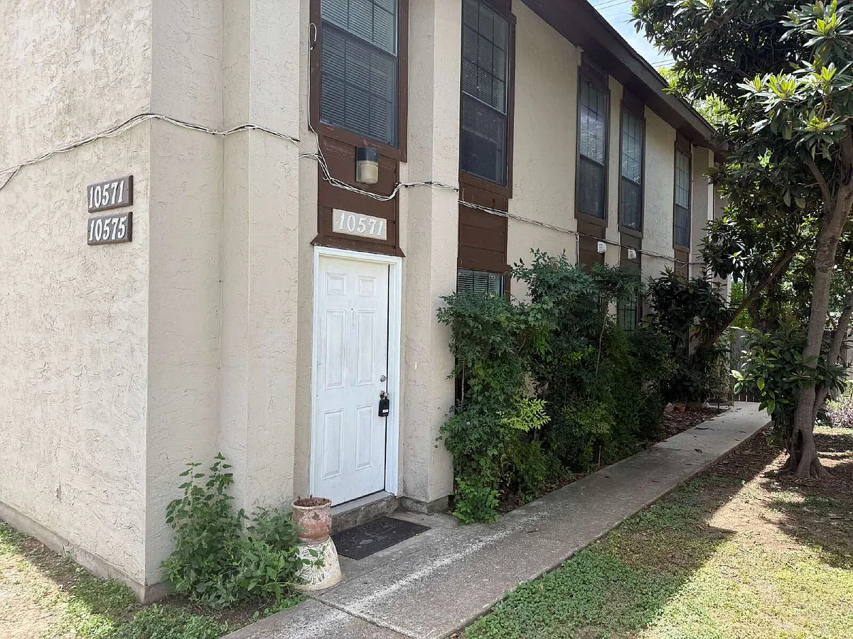 Building Photo - 10571 Starcrest Dr