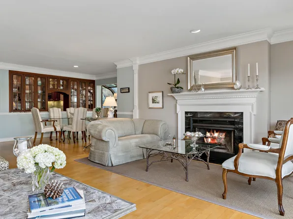 123 Harbor Drive APT 103, Stamford, CT 06902