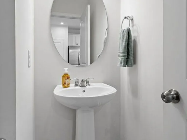 832 Roselyn Dr #831 — Photo 10