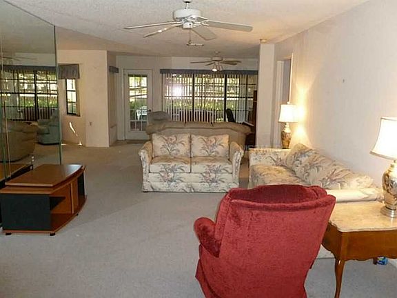 2nd image of 1422 Camelot Ct