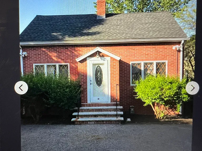 11 Watson St #WHOLE HOUSE — Photo 25