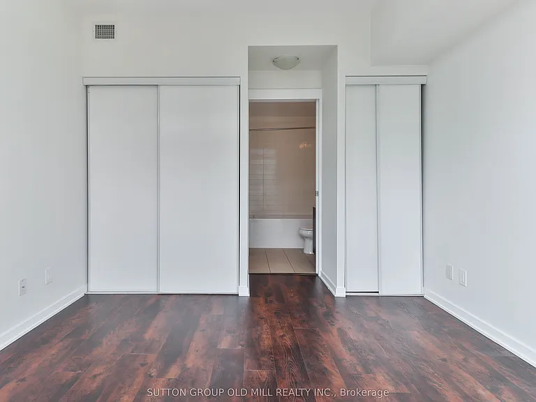 105 The Queensway #2516 — Photo 16