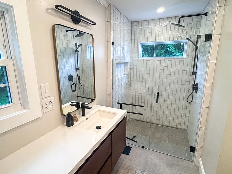 371 Middle St — Photo 18