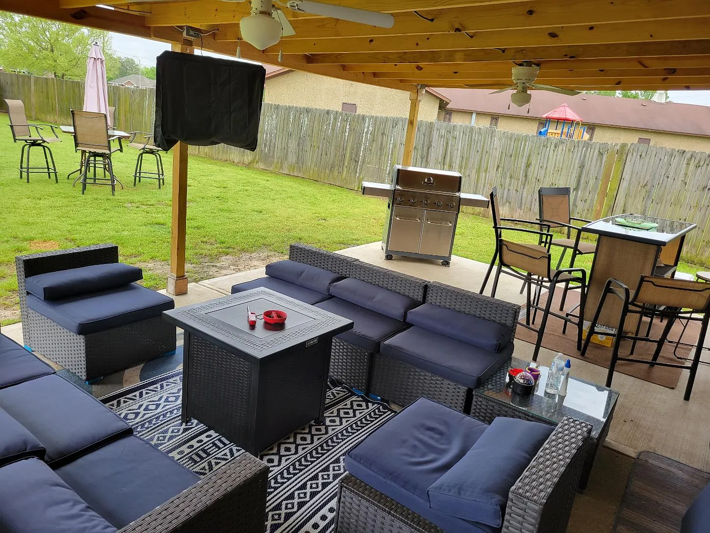 3 bed, 2.5 bath, 1564 sqft, $800 — Photo 3