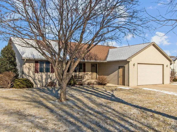 115 Green Way Dr, Combined Locks, WI 54113