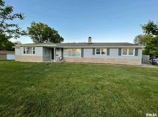 3221 Cherry St, Mount Vernon, IL 62864