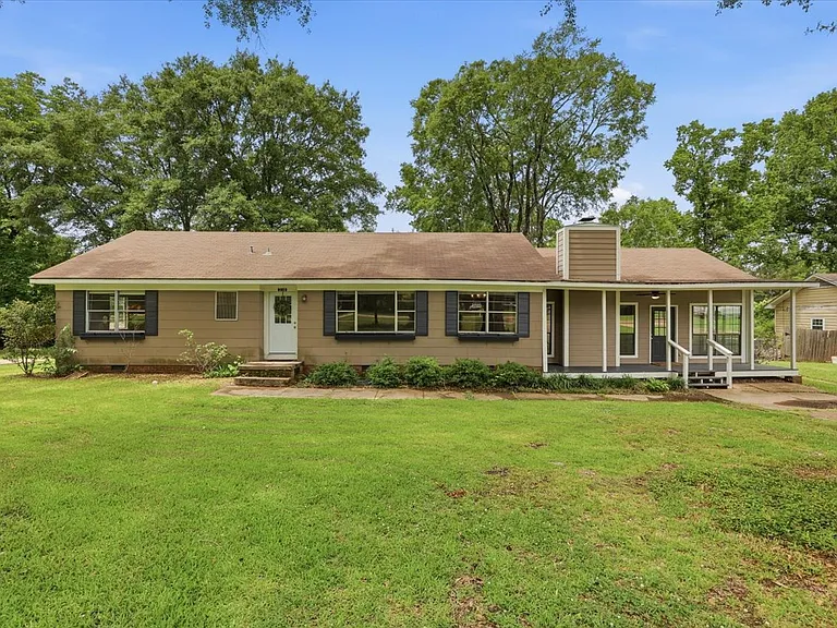 210 Mount Salus Rd — Photo 1