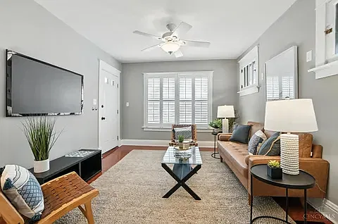 3 bed, 1083 sqft, $2,500 — Photo 3
