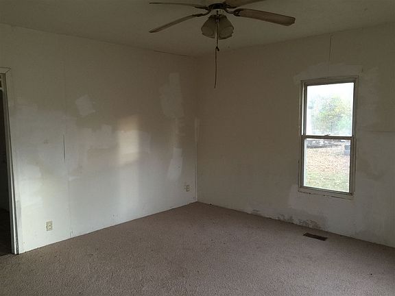 3rd image of 849 S County Road 125 W