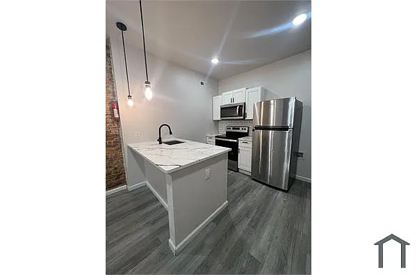 Building Photo - 1615 N 56th St #1