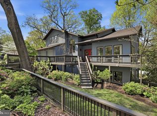 137 E Woods Dr, Lititz, PA 17543