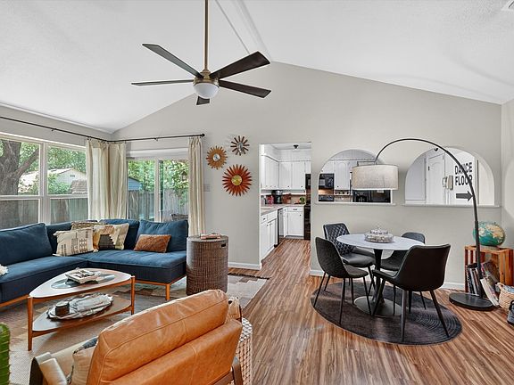 3rd image of 224 Hudson Ave