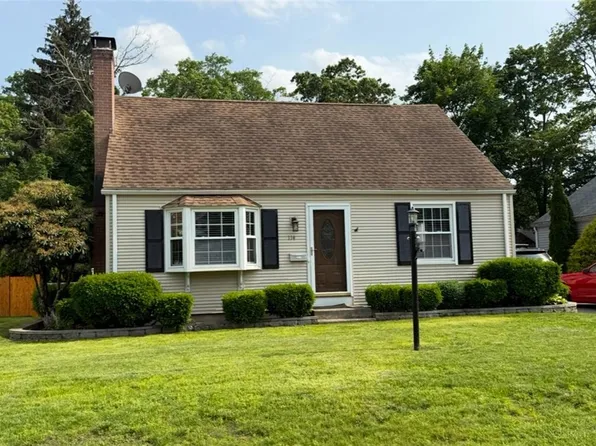 114 Arland Dr, Pawtucket, RI 02861