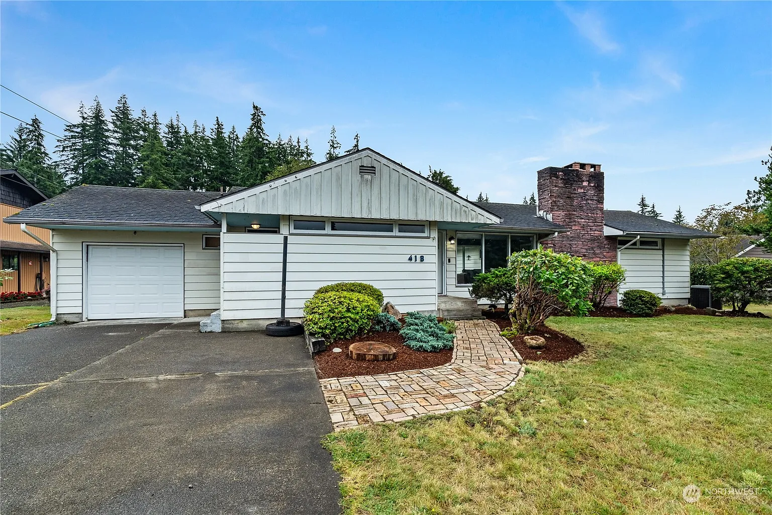 418 Linkshire Drive photo 1