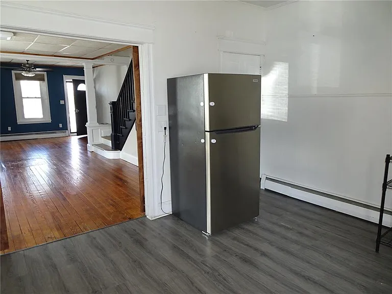 928 High St — Photo 10