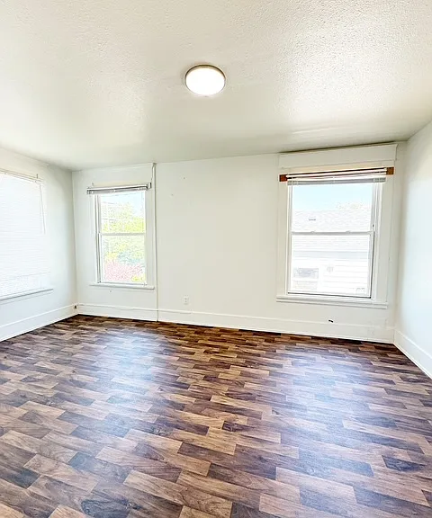 928 Pacific Ave — Photo 4