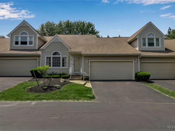 31 Pond Brook Dr, Elma, NY 14059