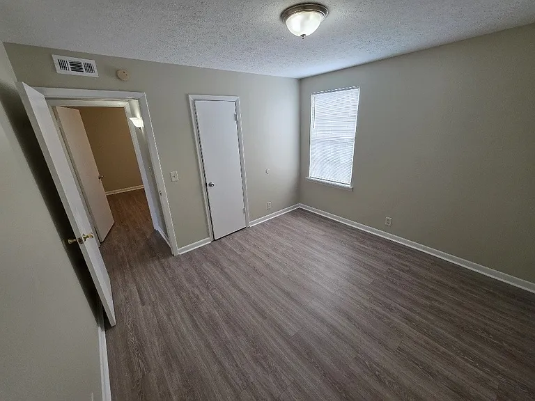 1107 Westchester Dr #C — Photo 7