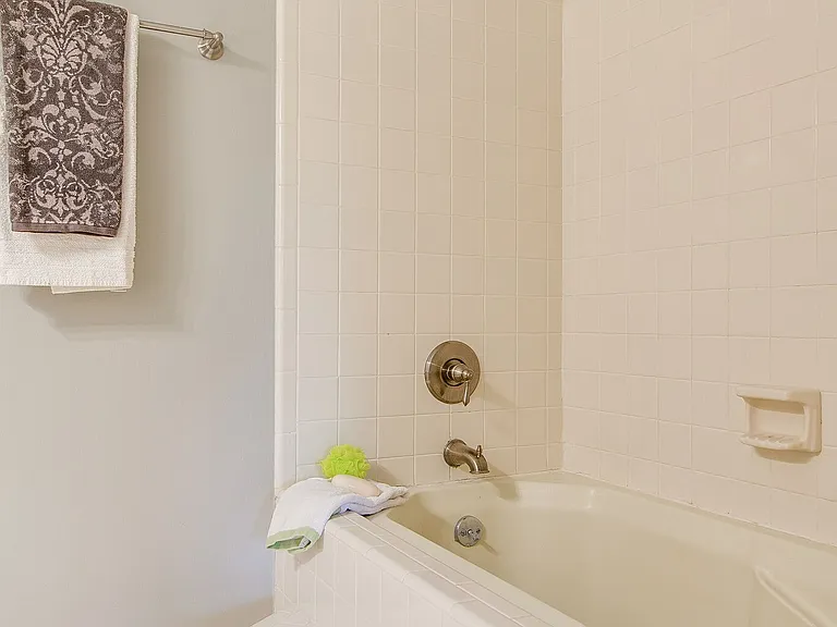2306 Sharondale Dr — Photo 22