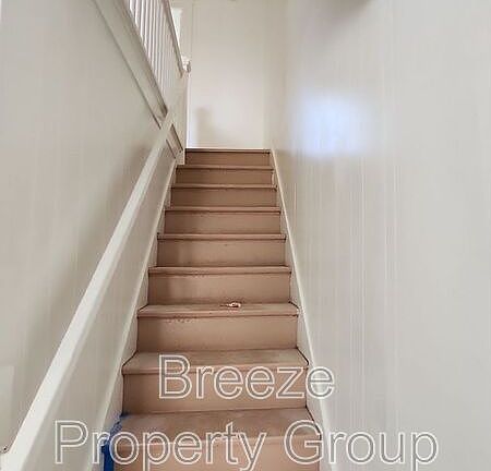 4th image of 509 E Vine St