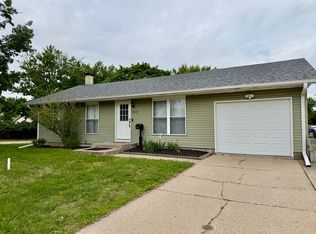 1612 Middle Rd, Camanche, IA 52730