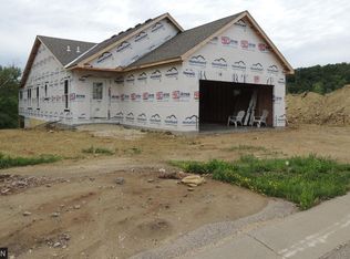 2702 Ridgeview Dr, Red Wing, MN 55066