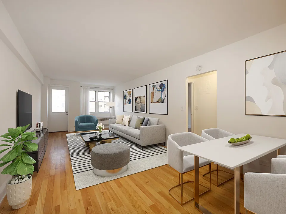 77 W 15th St #304