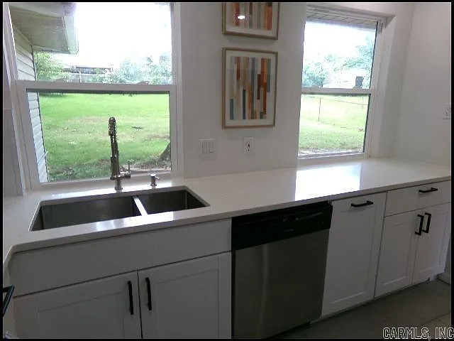 134 Sheridan Rd — Photo 6