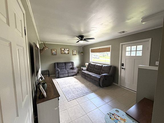4th image of 501 W G Ave