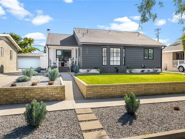2559 Vuelta Grande Ave, Long Beach, CA 90815