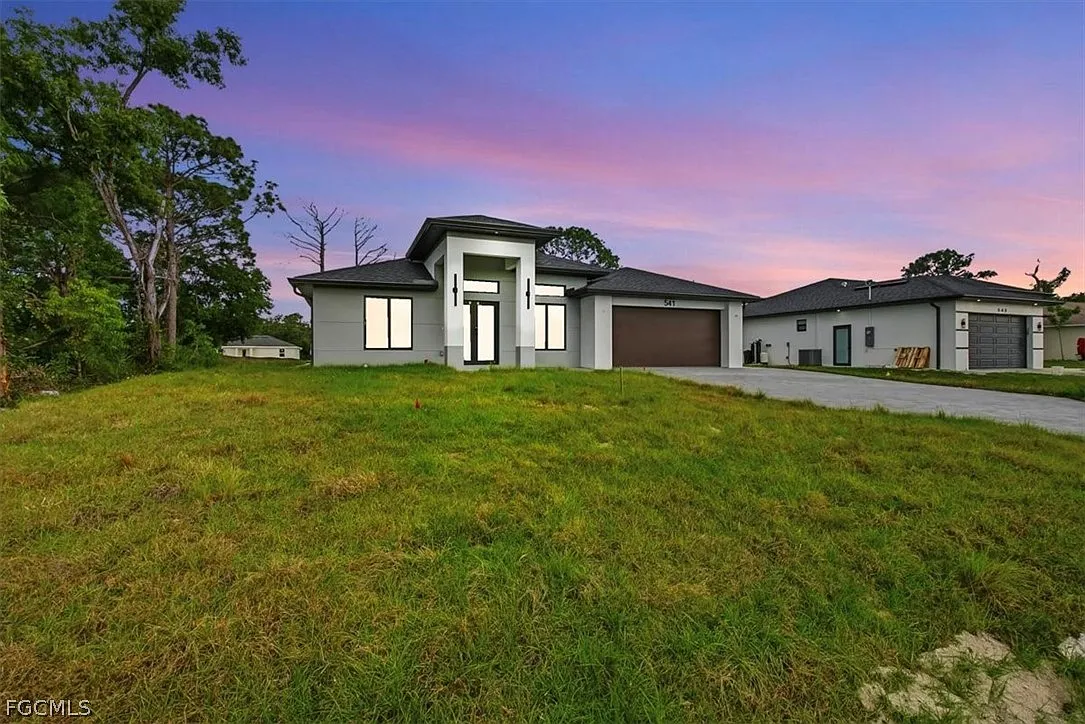 4 bed, 3.0 bath, 1650 sqft, $2,400 — Photo 3