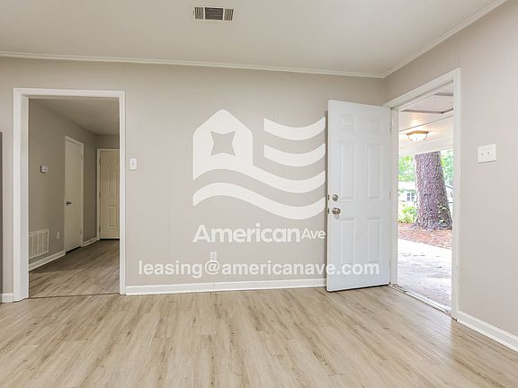1483411_002_living_room_3.jpg
