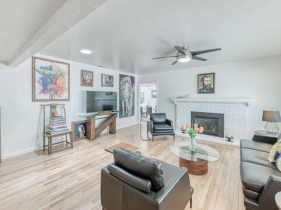 3rd image of 278 W San Carlos Ave