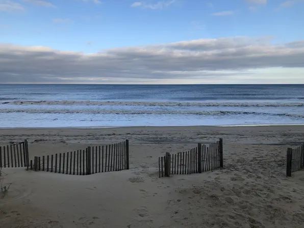 (undisclosed Address), Kitty Hawk, NC 27949