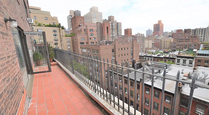 Rented by Manhattan Realty Group | media 6