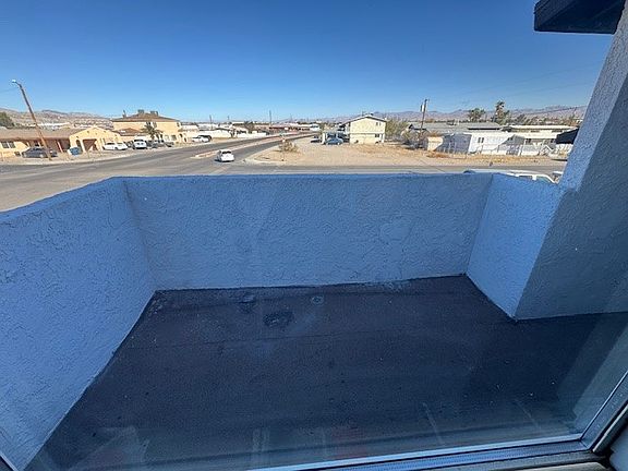 2nd image of 644 Swan Dr APT 4