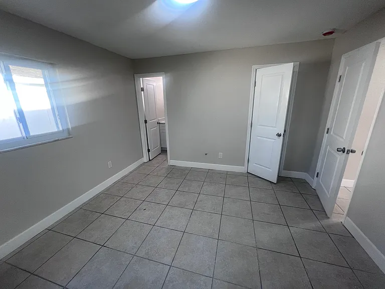 1827 New Hampshire Ave NE — Photo 15