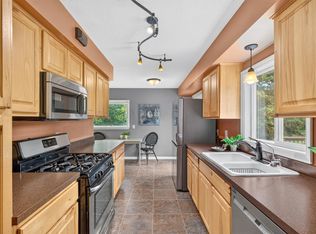 13905 Steven Rd, Burnsville, MN 55337