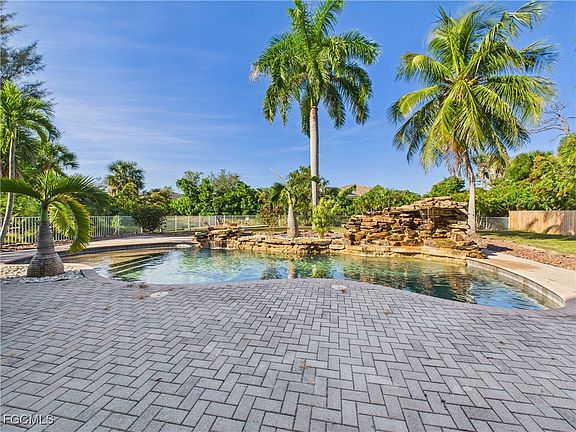 4th image of 16700 Wisteria Dr