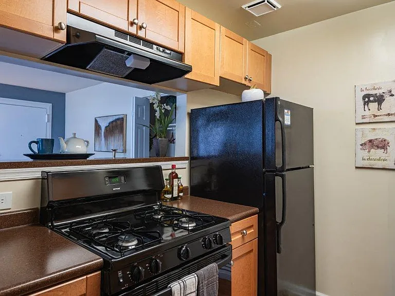 Parke Laurel Apartment Homes — Photo 2
