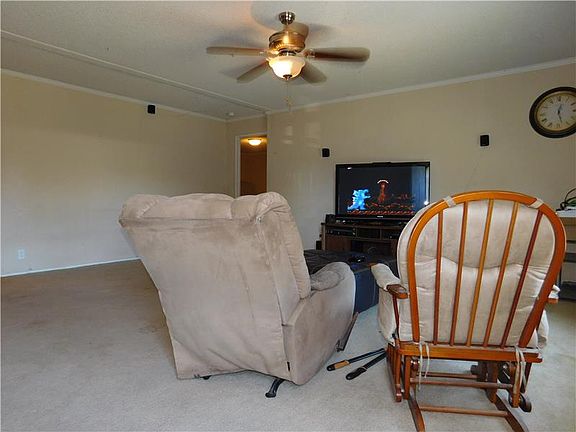 3rd image of 937 Greystone Dr