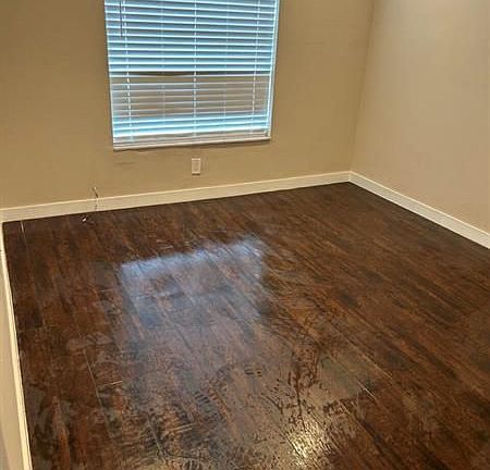 5th image of 417 N East St APT 35