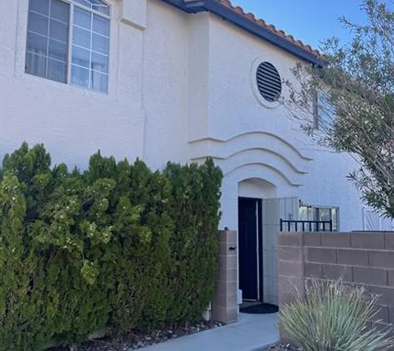 2760 Stargate St