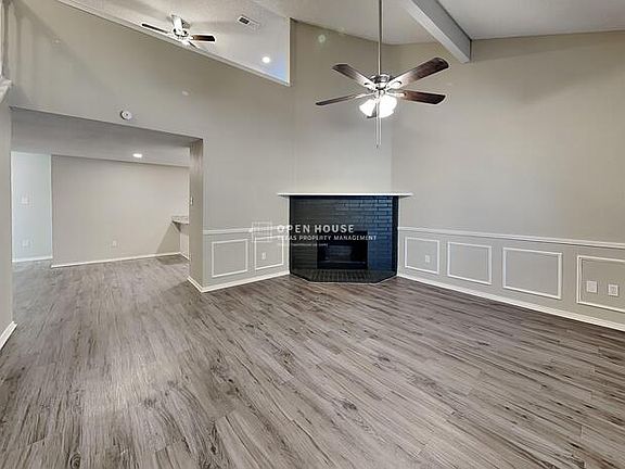 3rd image of 8820 Quarry Cir